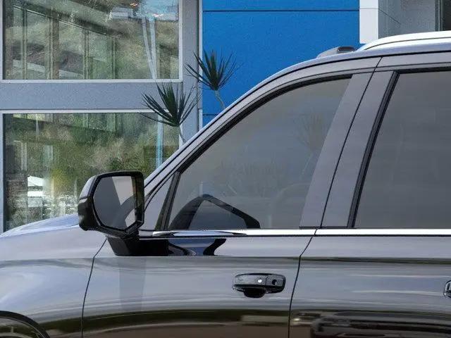 2026 Chevrolet Suburban LT, 4WD