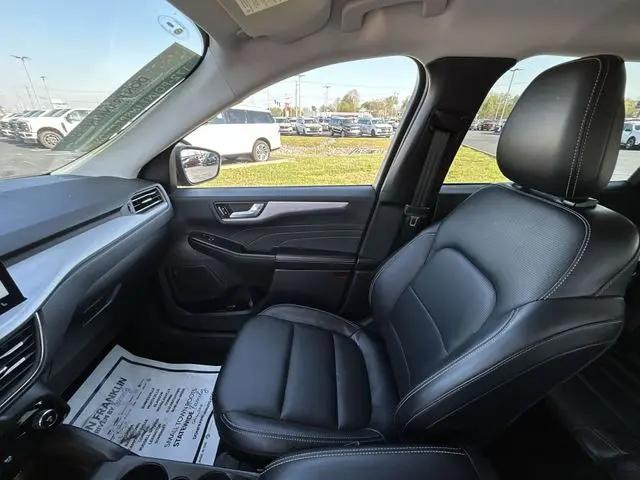 2025 Ford Escape Platinum