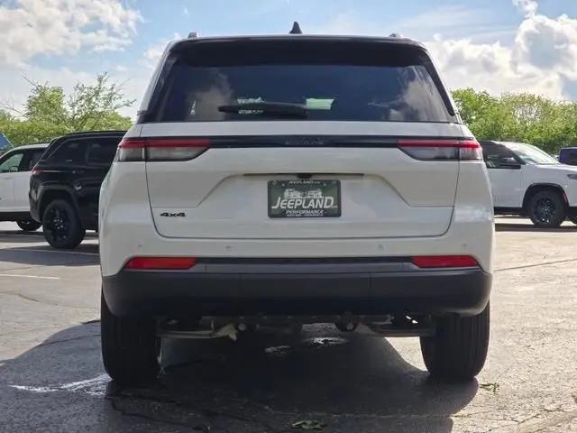 2026 Jeep Grand Cherokee Altitude 4x4