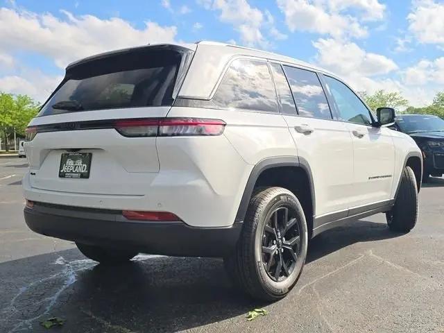 2026 Jeep Grand Cherokee Altitude 4x4