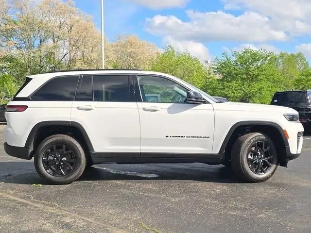 2026 Jeep Grand Cherokee Altitude 4x4