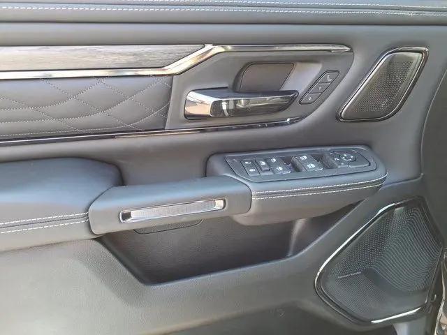 2026 Ram 1500 Limited Crew Cab 4x4 5'7" Box