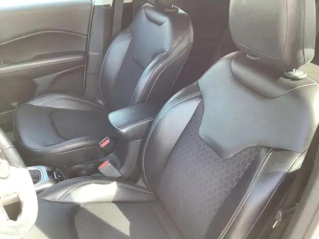 2018 Jeep Compass Latitude FWD