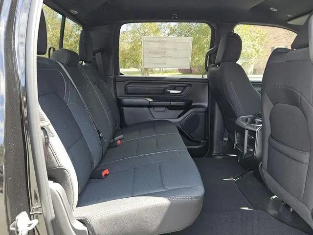 2026 Ram 1500 Express Crew Cab 4x4 5'7" Box