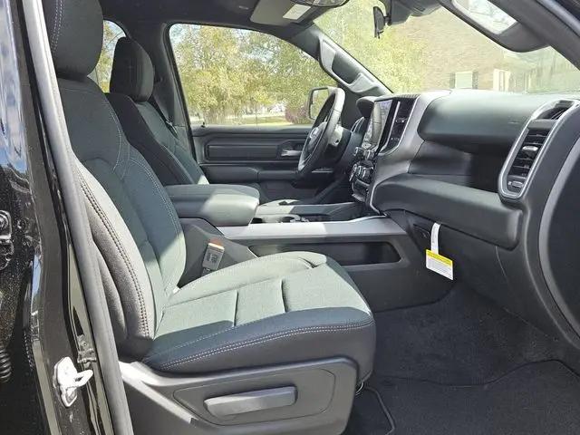 2026 Ram 1500 Express Crew Cab 4x4 5'7" Box