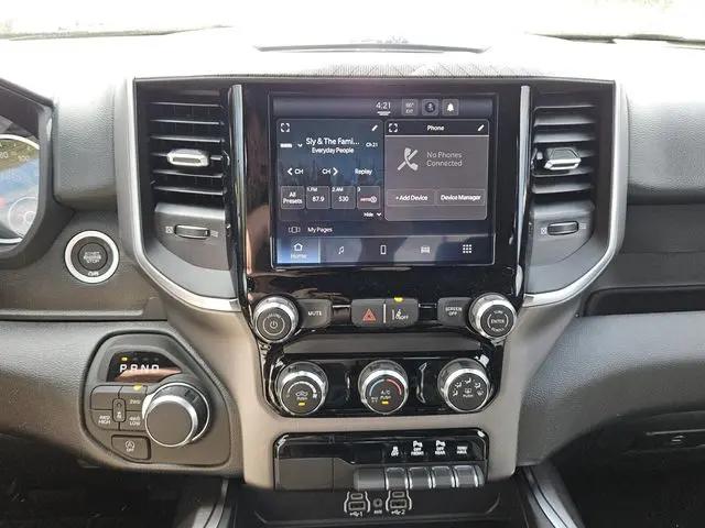 2026 Ram 1500 Express Crew Cab 4x4 5'7" Box