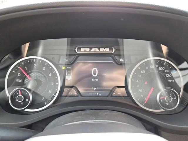 2026 Ram 1500 Express Crew Cab 4x4 5'7" Box