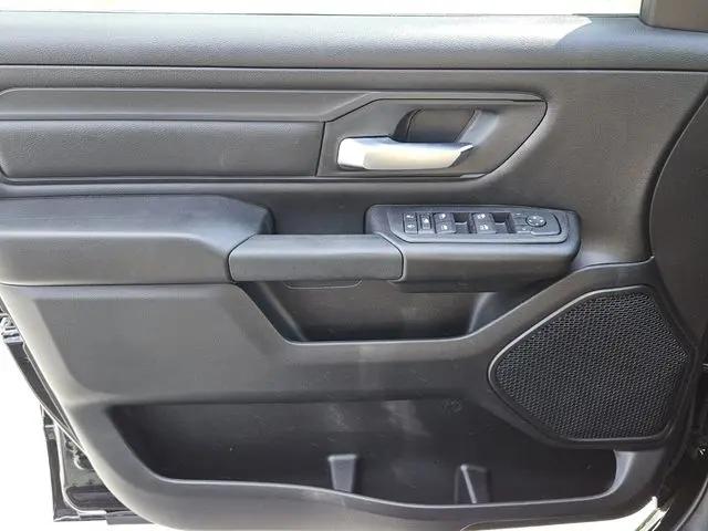 2026 Ram 1500 Express Crew Cab 4x4 5'7" Box