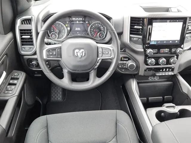 2026 Ram 1500 Express Crew Cab 4x4 5'7" Box