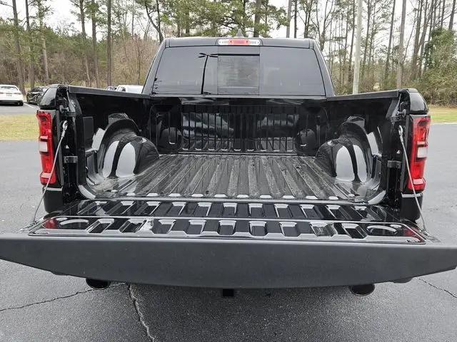 2026 Ram 1500 Express Crew Cab 4x4 5'7" Box