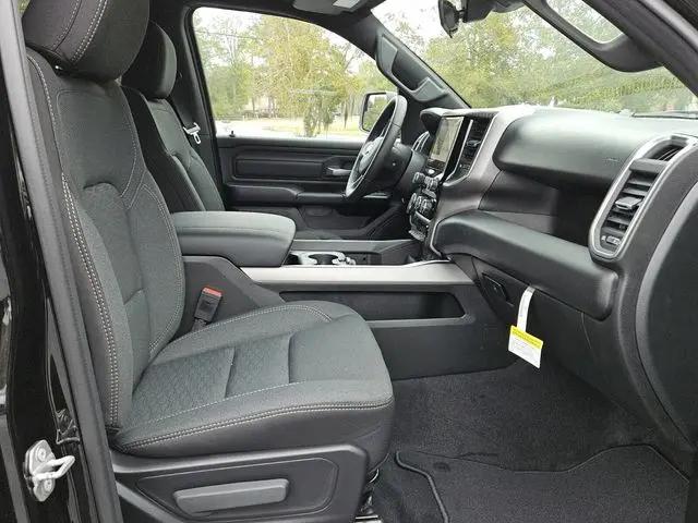 2026 Ram 1500 Express Crew Cab 4x4 5'7" Box