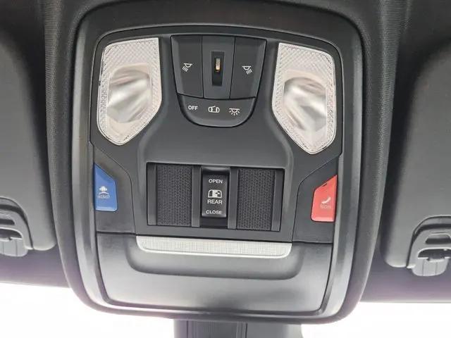 2026 Ram 1500 Express Crew Cab 4x4 5'7" Box