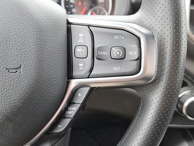 2026 Ram 1500 Express Crew Cab 4x4 5'7" Box