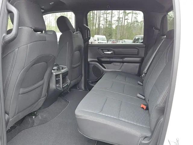 2026 Ram 1500 Express Crew Cab 4x4 5'7" Box