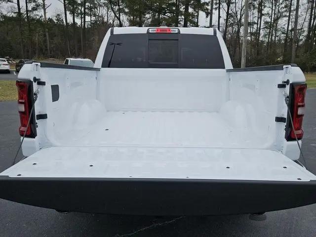 2026 Ram 1500 Express Crew Cab 4x4 5'7" Box