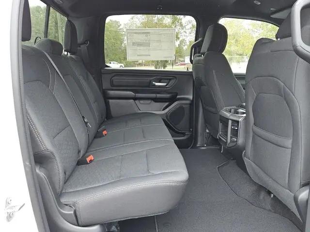2026 Ram 1500 Express Crew Cab 4x4 5'7" Box