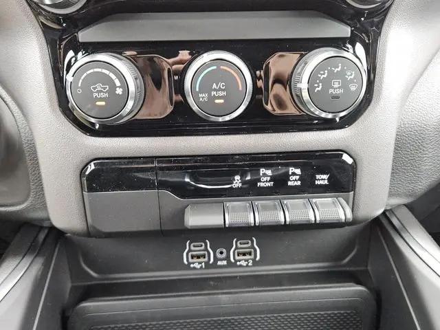 2026 Ram 1500 Express Crew Cab 4x4 5'7" Box