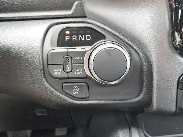 2026 Ram 1500 Express Crew Cab 4x4 5'7" Box