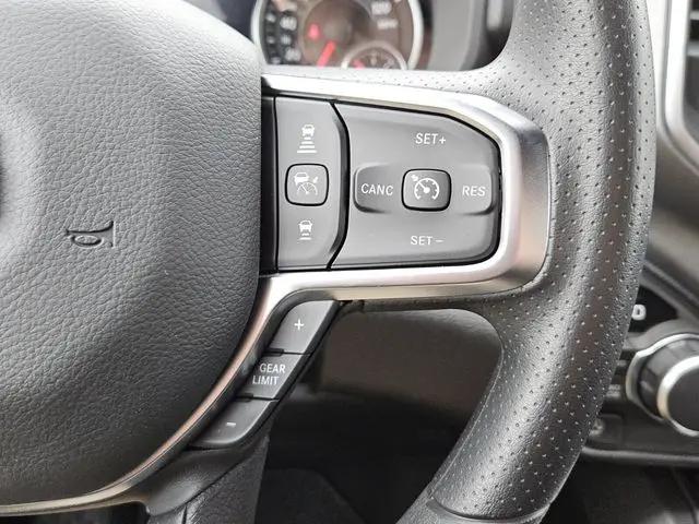 2026 Ram 1500 Express Crew Cab 4x4 5'7" Box