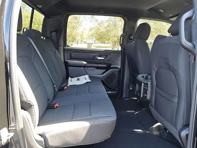 2026 Ram 1500 Express Crew Cab 4x4 5'7" Box