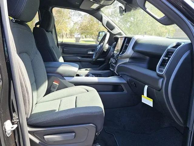 2026 Ram 1500 Express Crew Cab 4x4 5'7" Box