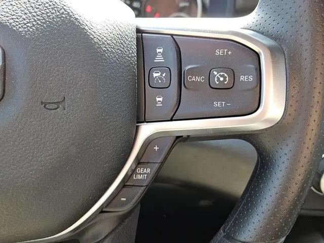 2026 Ram 1500 Express Crew Cab 4x4 5'7" Box