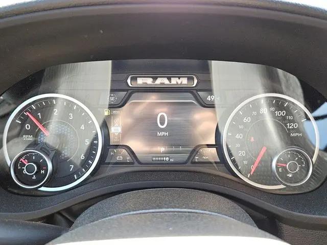 2026 Ram 1500 Express Crew Cab 4x4 5'7" Box