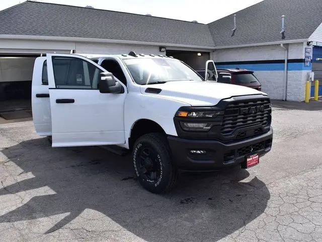 2026 Ram 2500 Tradesman Crew Cab 4x4 64 Box