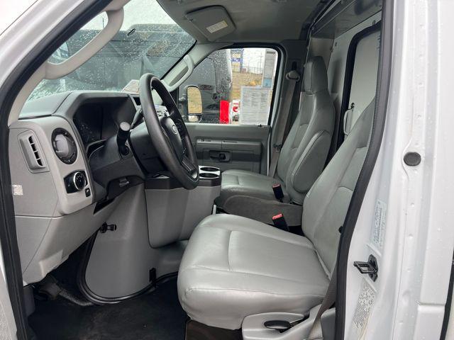 2025 Ford E-350 Cutaway Base