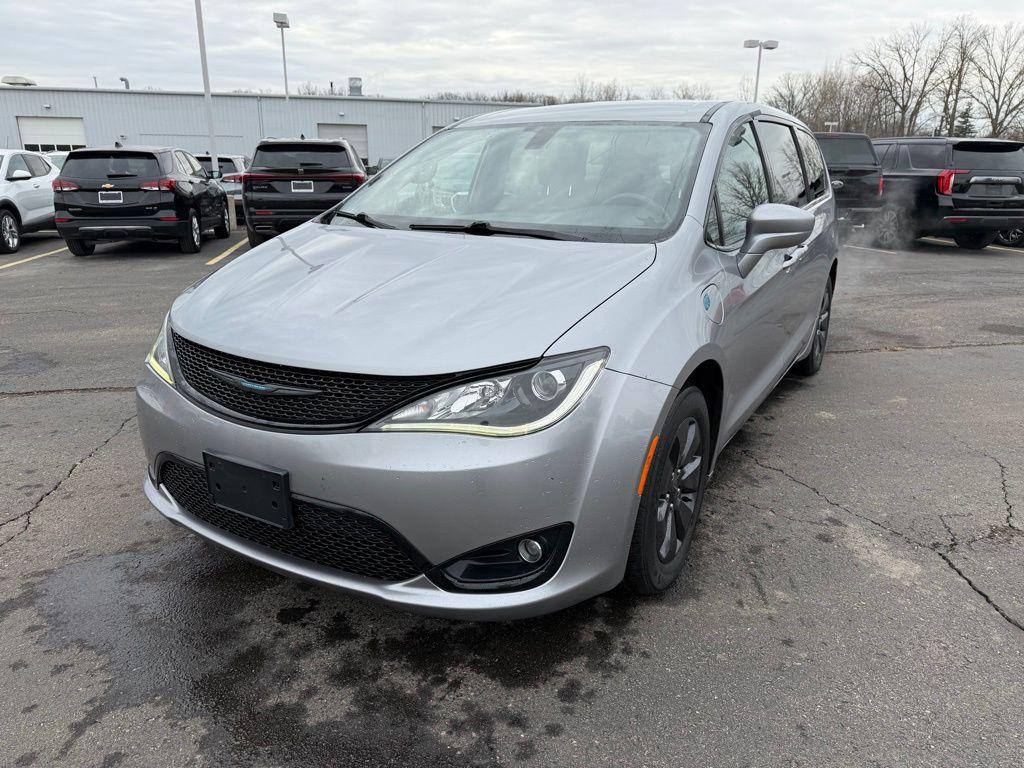 2020 Chrysler Pacifica Hybrid Touring FWD
