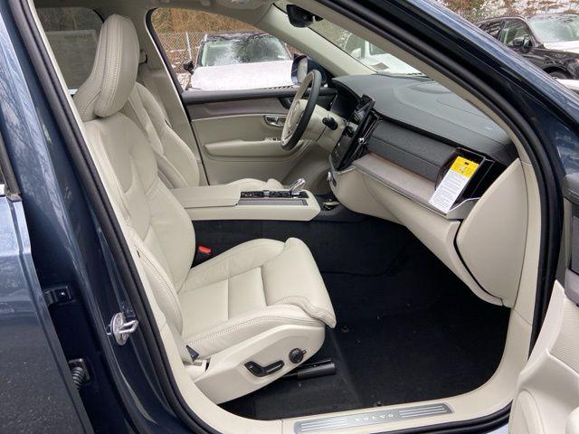 2026 Volvo XC90 Ultra, B6 AWD Gas (mild hybrid), Gasoline, Bright, 7 Seats