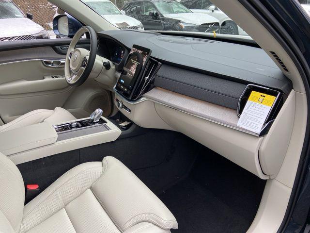 2026 Volvo XC90 Ultra, B6 AWD Gas (mild hybrid), Gasoline, Bright, 7 Seats