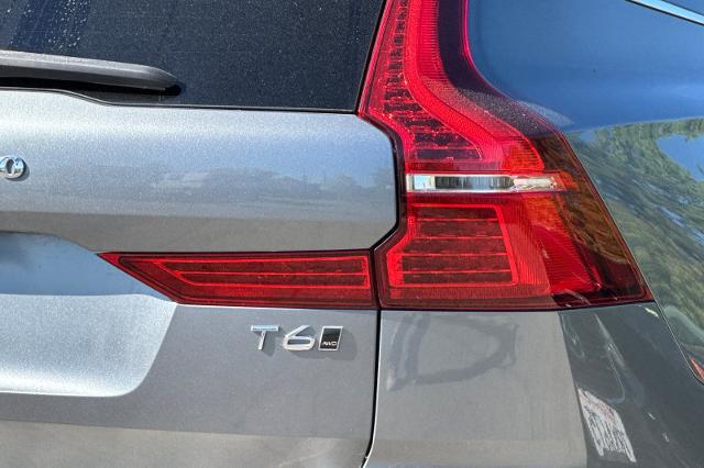 2021 Volvo XC60 T6 Momentum