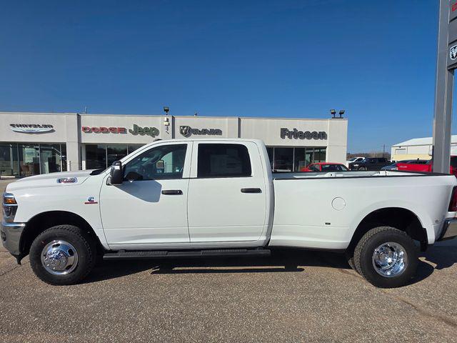 2026 Ram 3500 Tradesman Crew Cab 4x4 8' Box