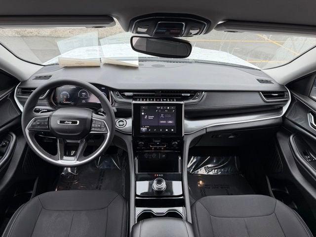 2023 Jeep Grand Cherokee Laredo 4x4