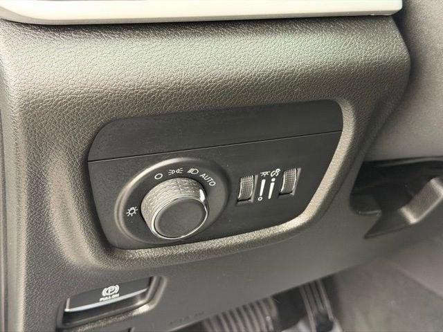 2023 Jeep Grand Cherokee Laredo 4x4