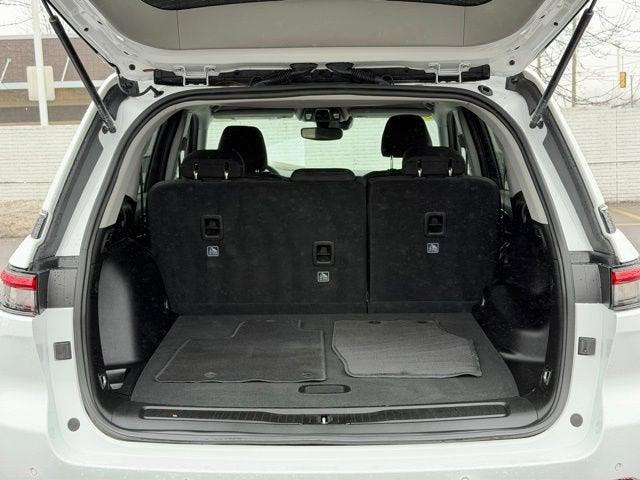 2023 Jeep Grand Cherokee Laredo 4x4