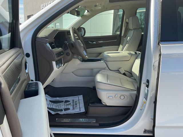 2023 GMC Yukon XL 4WD Denali
