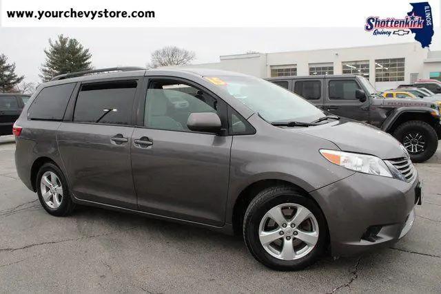 2015 Toyota Sienna LE for sale in Quincy, IL