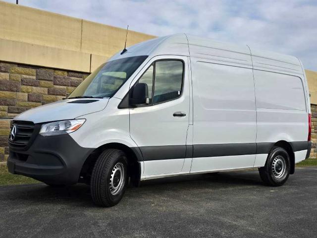 2024 Mercedes-Benz Sprinter 2500 144 WB Standard Roof Cargo