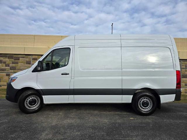 2024 Mercedes-Benz Sprinter 2500 144 WB Standard Roof Cargo