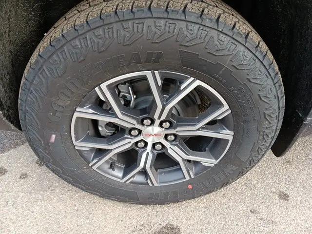 2026 GMC Acadia AT4 AWD