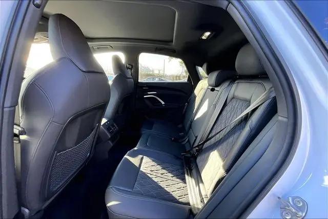 2025 Audi SQ5 Premium Plus TFSI quattro S tronic