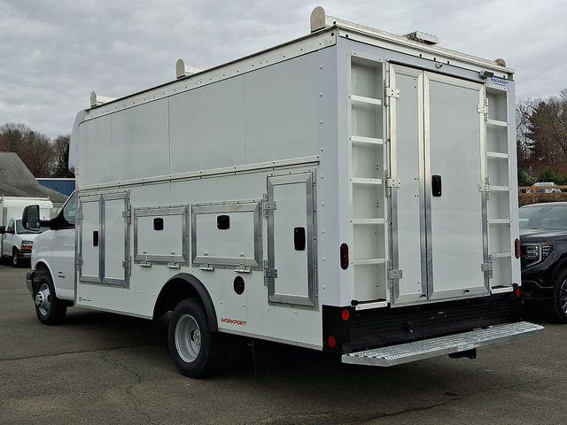 2026 Chevrolet Express Cutaway 4500 Van