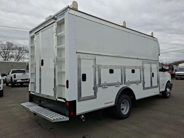 2026 Chevrolet Express Cutaway 4500 Van