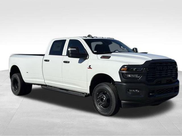 2026 RAM Ram 3500 RAM 3500 TRADESMAN CREW CAB 4X4 8 BOX
