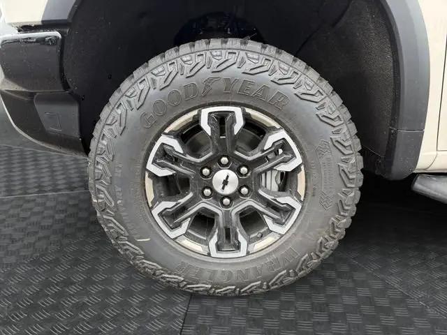 2026 Chevrolet Silverado 1500 4WD Crew Cab Short Bed ZR2