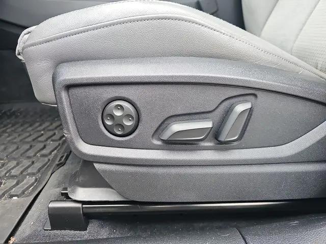 2022 Audi SQ5 Premium Plus TFSI quattro Tiptronic