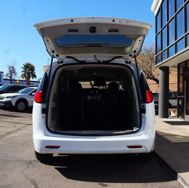 2020 Chrysler Voyager L