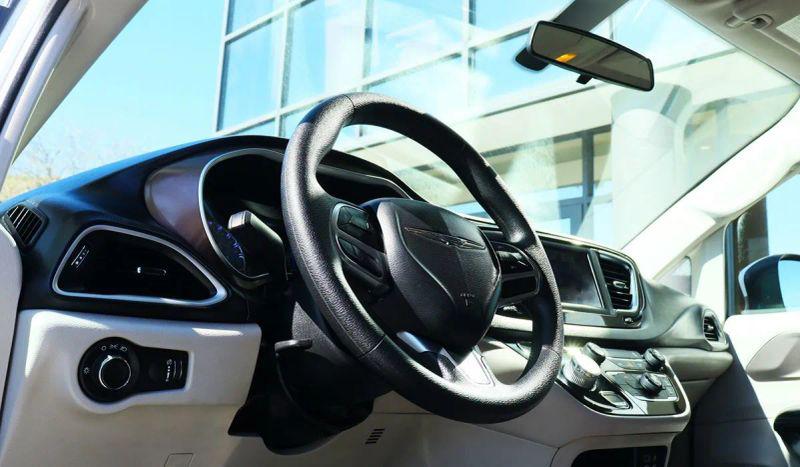 2020 Chrysler Voyager L